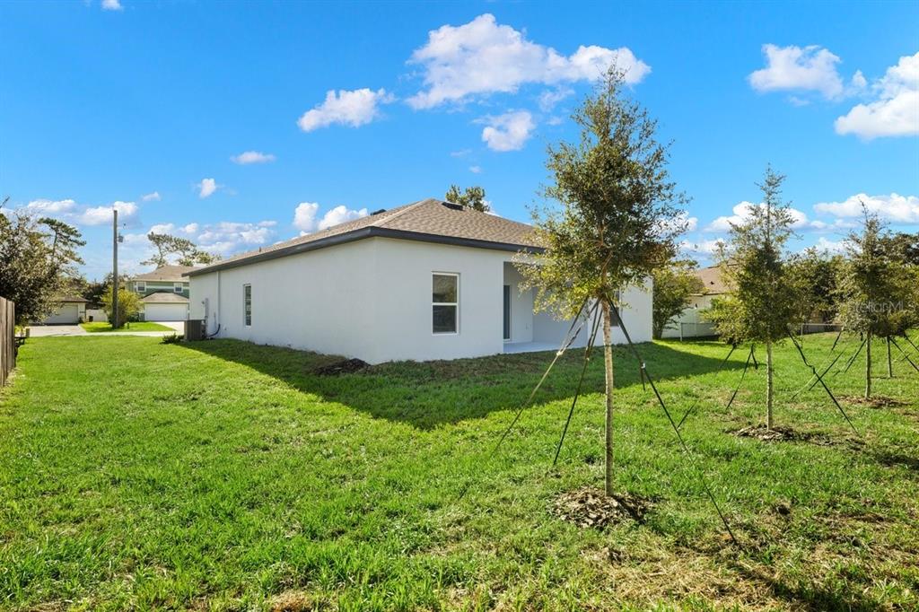 1768 COURTLAND BOULEVARD, DELTONA, FL — photo 4 of 35