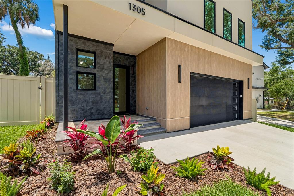 1305 HILTON PLACE, TAMPA, FL — photo 4 of 30