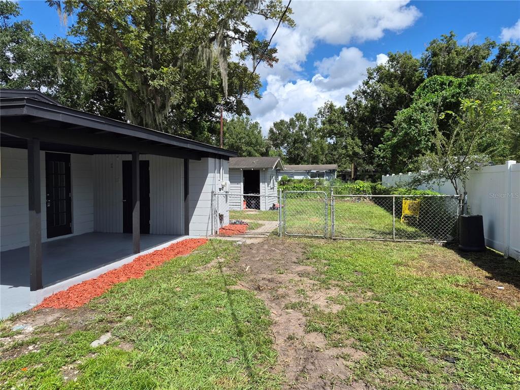 1810 E CAROL DRIVE, PLANT CITY, FL — photo 5 of 30