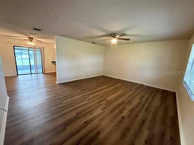 10763 SE 44TH TERRACE, BELLEVIEW, FL — photo 4 of 22