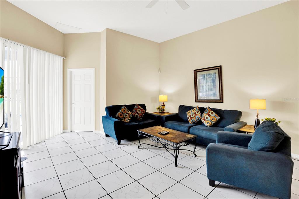 121 MINNIEHAHA CIRCLE, HAINES CITY, FL — photo 4 of 30