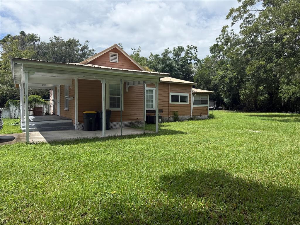143 BULLDOG LANE, UMATILLA, FL — photo 2 of 10