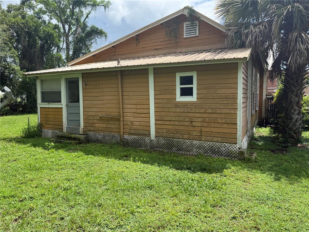 143 BULLDOG LANE, UMATILLA, FL — photo 4 of 10