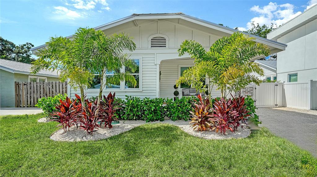 2546 LOMA LINDA STREET, SARASOTA, FL — photo 2 of 30