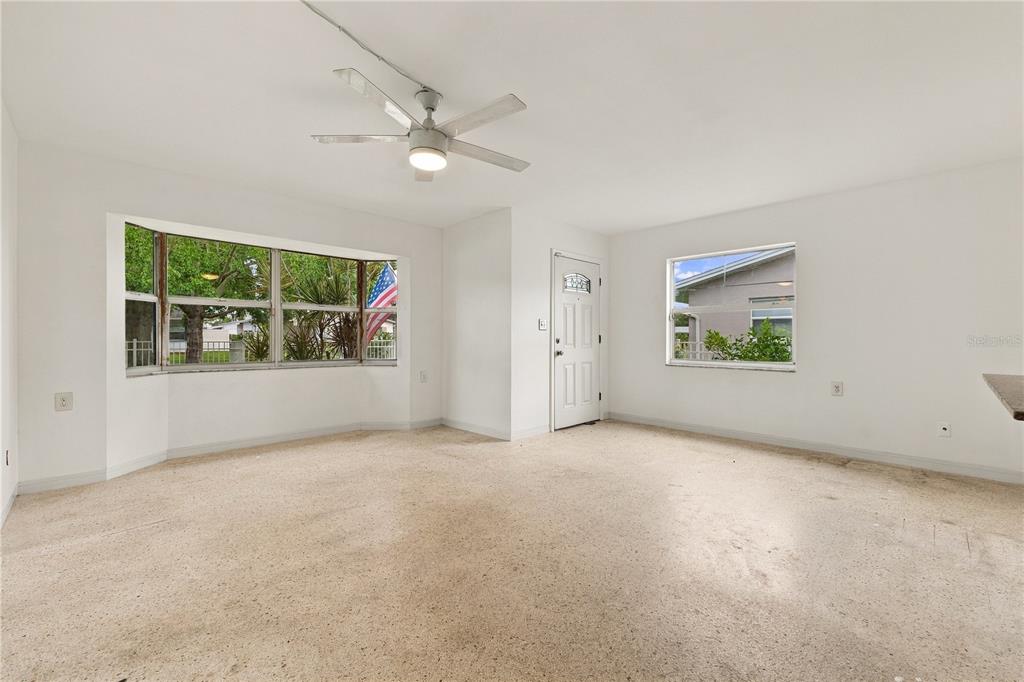 818 90TH AVENUE N, ST PETERSBURG, FL — photo 3 of 23
