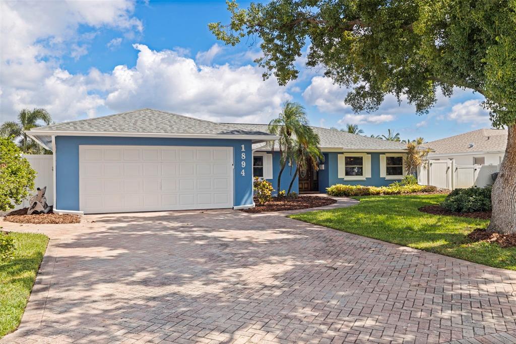 1894 TANGLEWOOD DRIVE NE, ST PETERSBURG, FL — photo 3 of 30