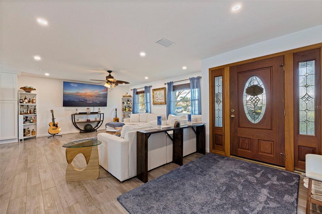1894 TANGLEWOOD DRIVE NE, ST PETERSBURG, FL — photo 5 of 30