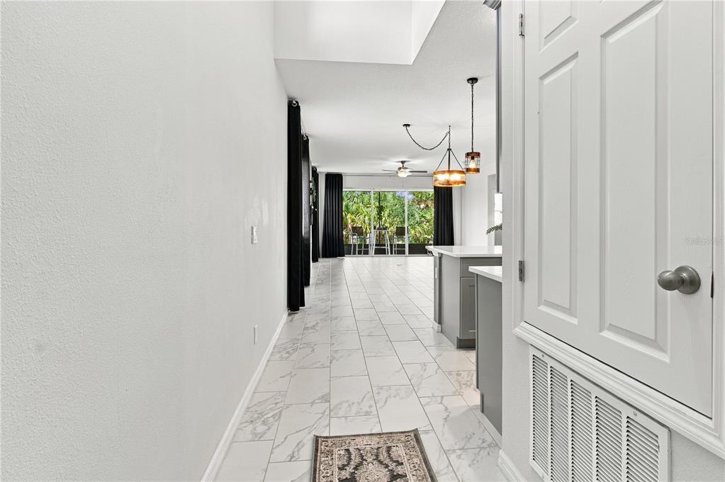 5706 MEZZANA RUN, PALMETTO, FL — photo 5 of 30