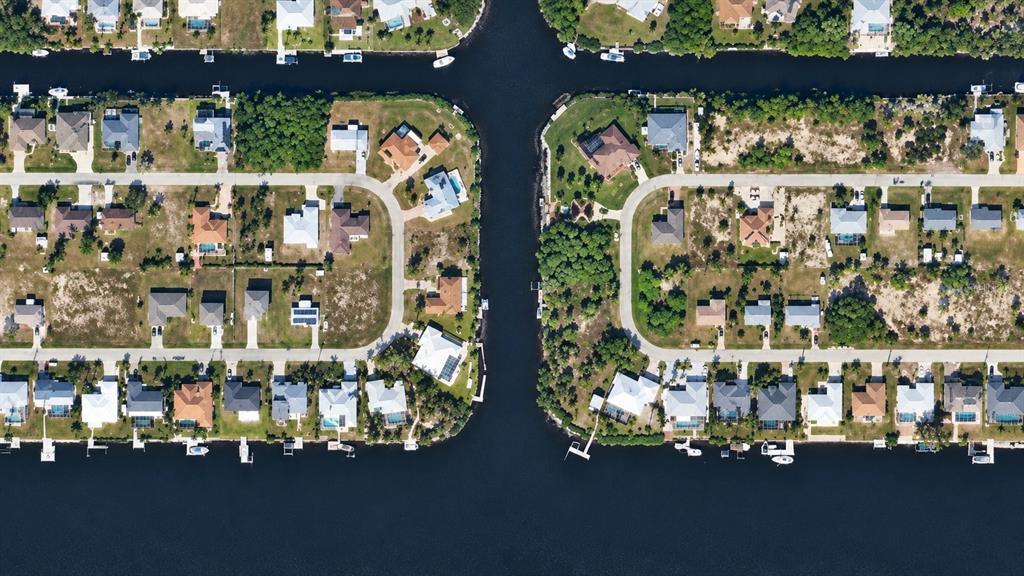 18114 PETOSKEY CIRCLE, PORT CHARLOTTE, FL — photo 2 of 30