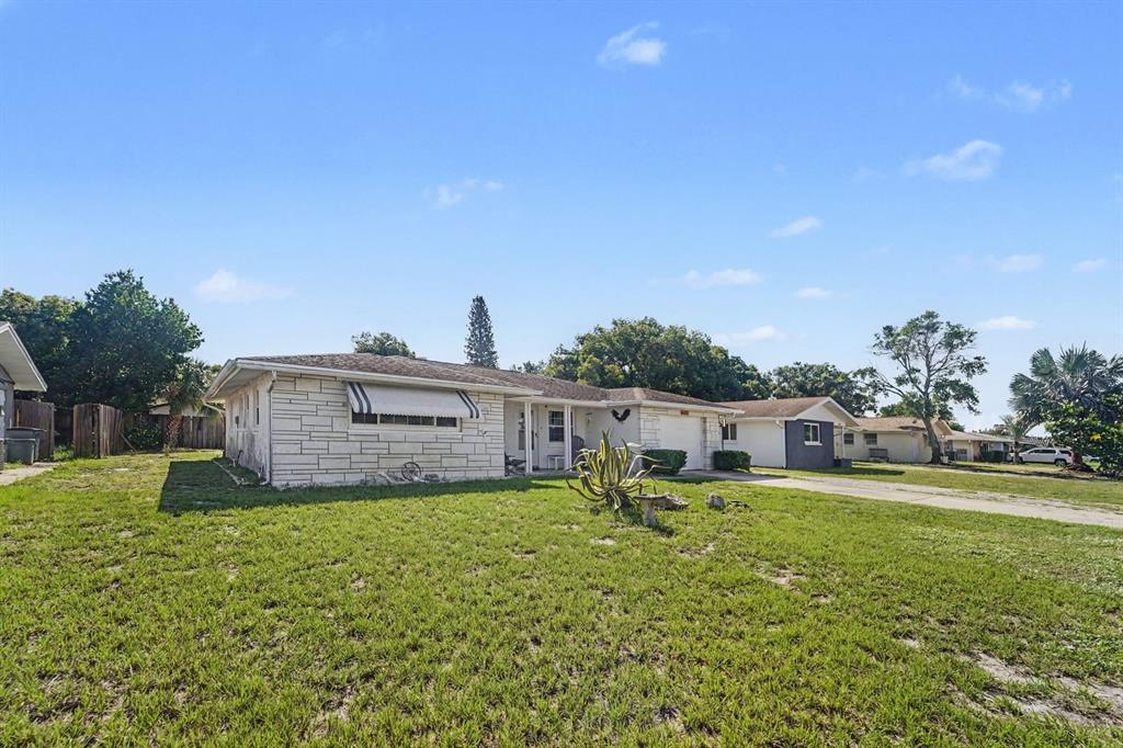 10214 HOLLY DRIVE, PORT RICHEY, FL — photo 2 of 14