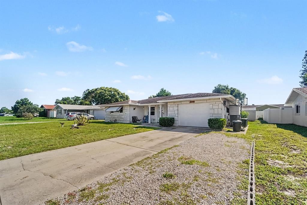 10214 HOLLY DRIVE, PORT RICHEY, FL — photo 3 of 14
