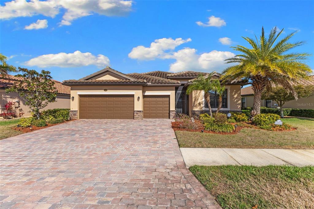 13238 FAMIGLIA DRIVE