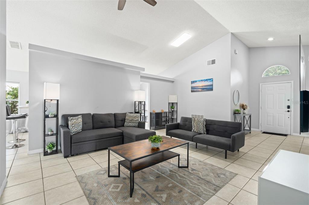 173 HILLSIDE DRIVE, DAVENPORT, FL — photo 3 of 19