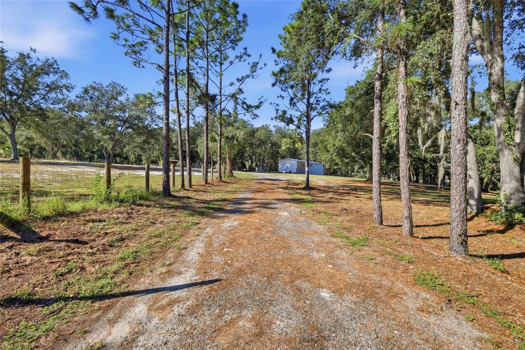 2138 LAKE ELLA ROAD, FRUITLAND PARK, FL — photo 4 of 64