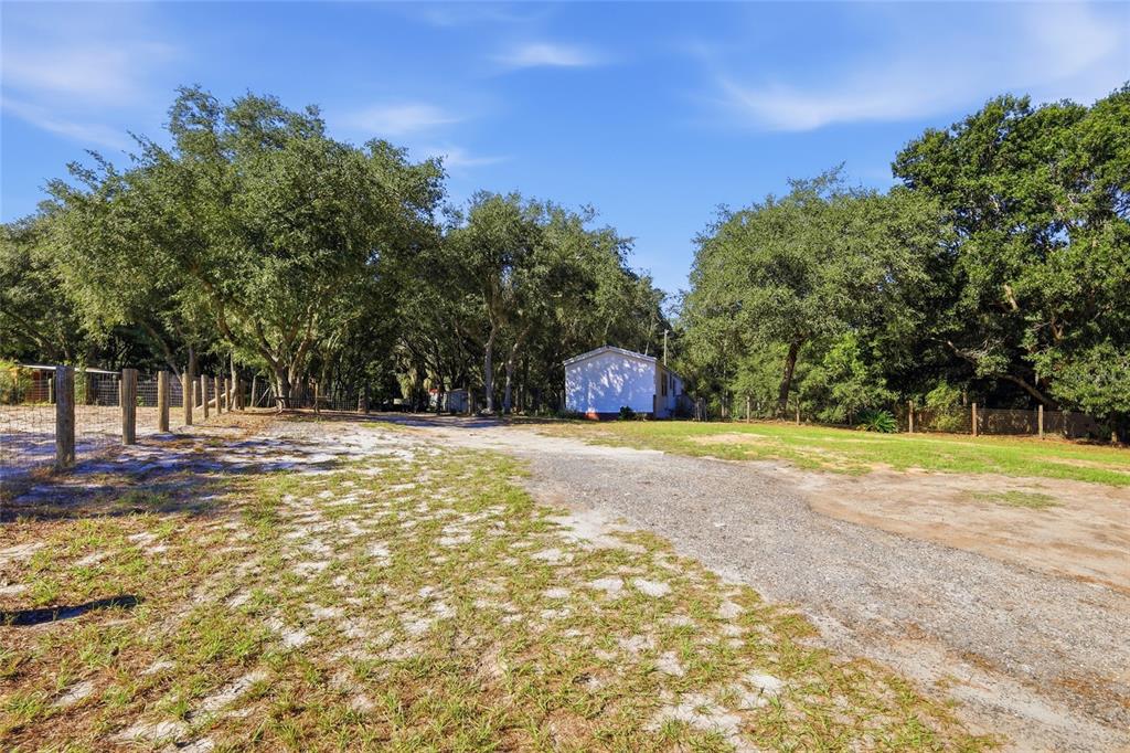 2138 LAKE ELLA ROAD, FRUITLAND PARK, FL — photo 5 of 64