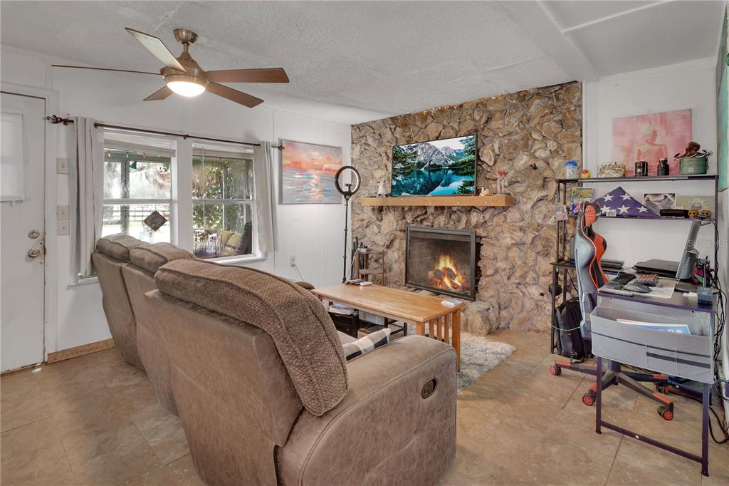 18931 E ALTOONA ROAD, ALTOONA, FL — photo 3 of 28