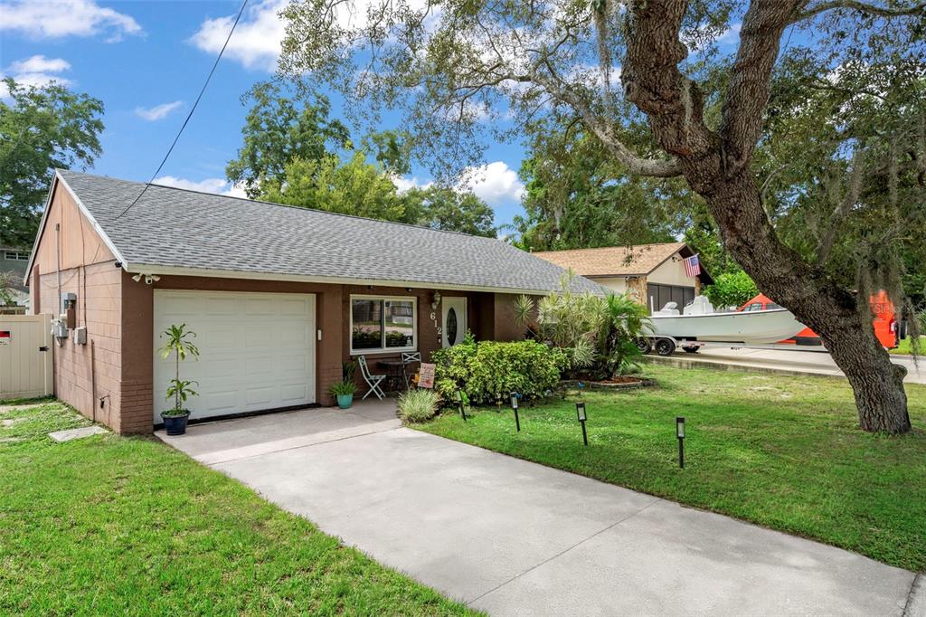 612 E SPRUCE STREET, TARPON SPRINGS, FL — photo 2 of 45