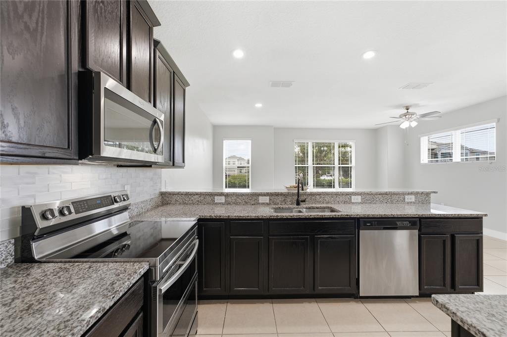 2615 GIARDINO LOOP, KISSIMMEE, FL — photo 4 of 30