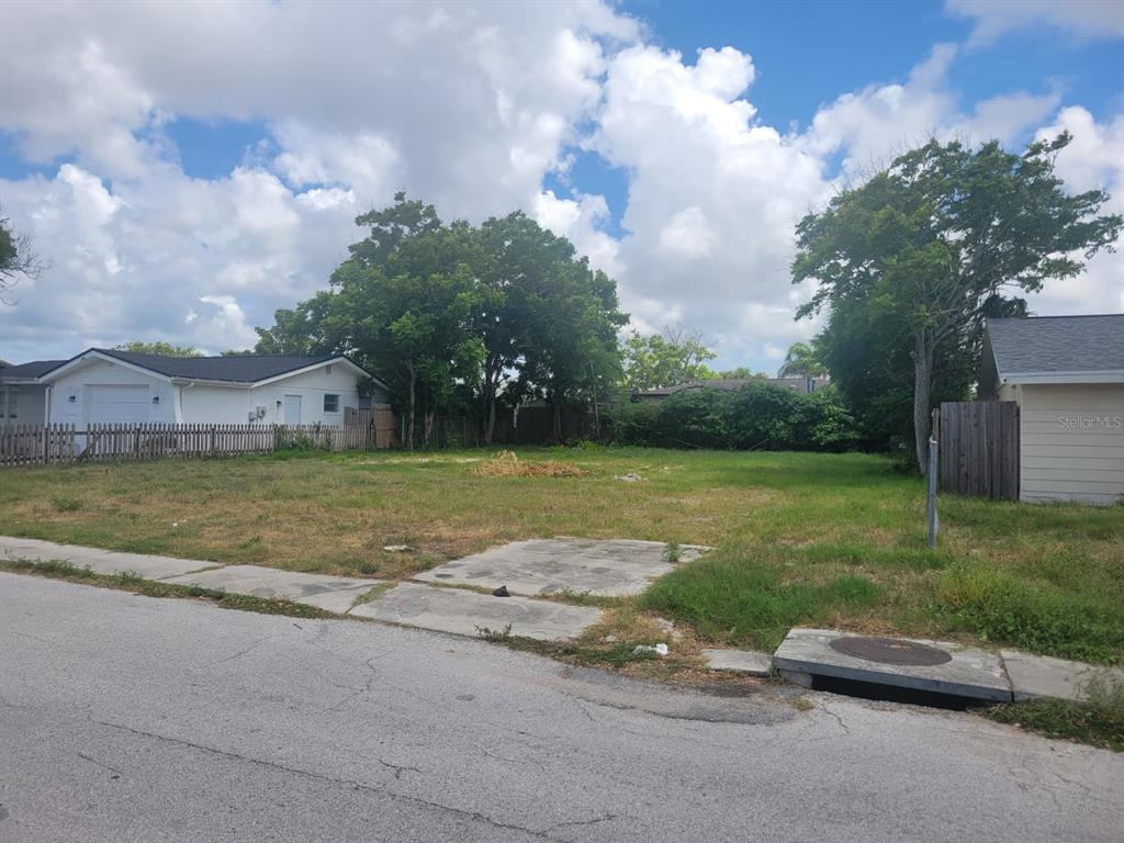 7404 INGLESIDE DRIVE