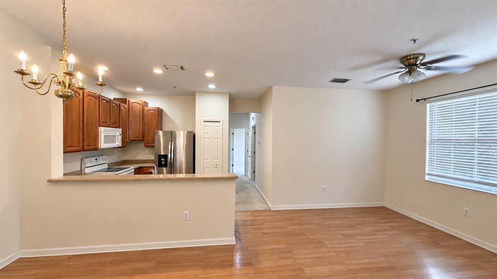 3554 PARKRIDGE CIRCLE UNIT 31-202, SARASOTA, FL — photo 5 of 16
