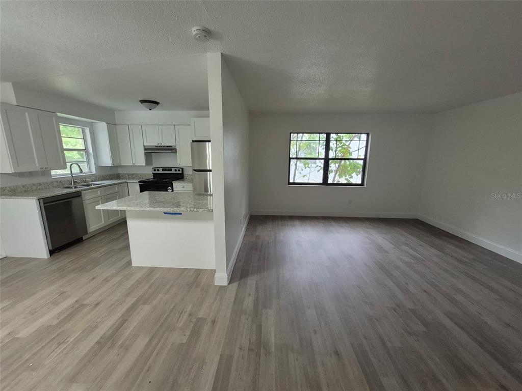 378 COLLINS STREET, ORMOND BEACH, FL — photo 4 of 9