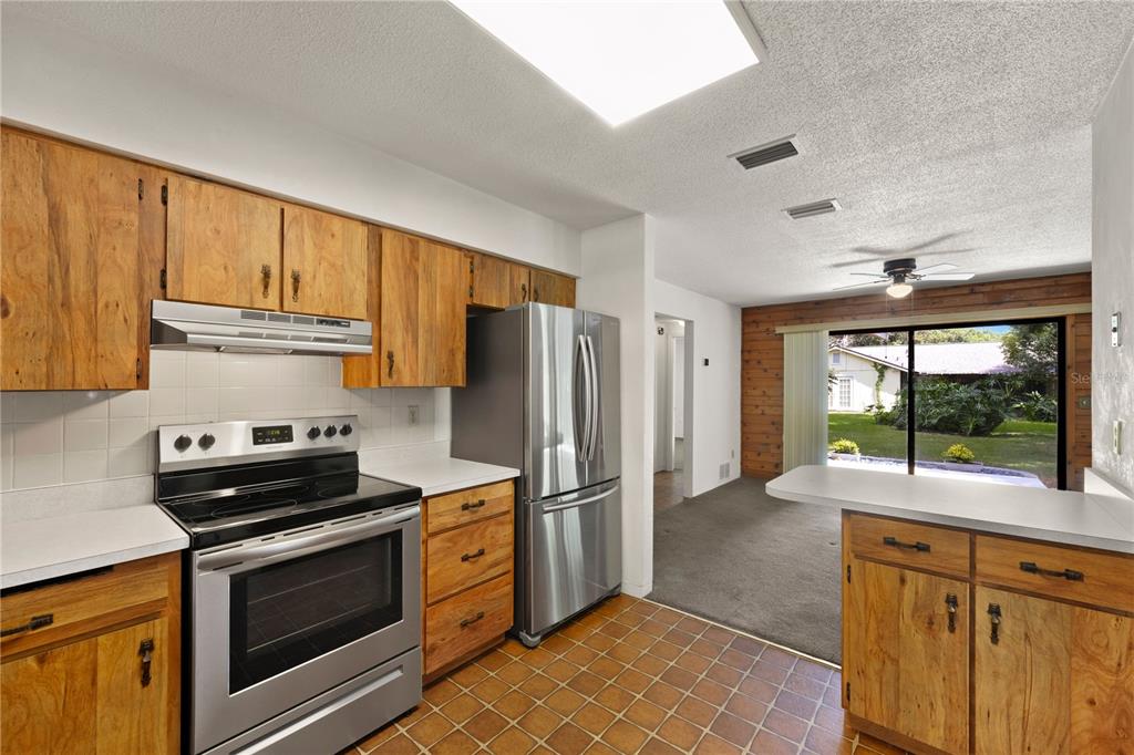 1009 INDIAN OAKS W, HOLLY HILL, FL — photo 4 of 30