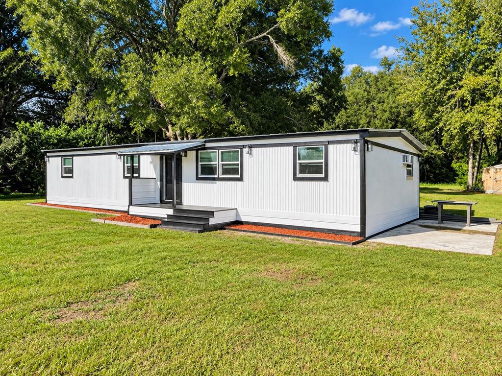 7690 GORDON LOOP, BROOKSVILLE, FL — photo 2 of 18