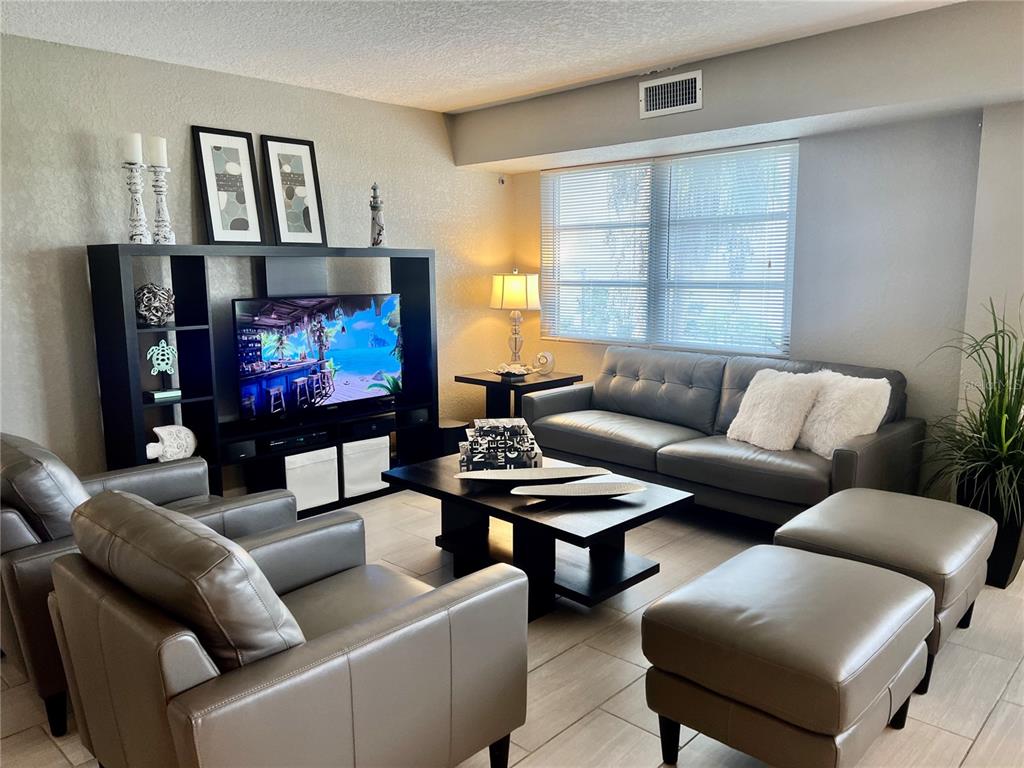 3315 58TH AVENUE S UNIT 406, ST PETERSBURG, FL — photo 3 of 30