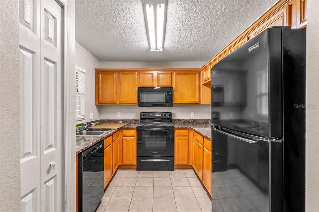 211 PENMARK STONE PLACE, VALRICO, FL — photo 4 of 17