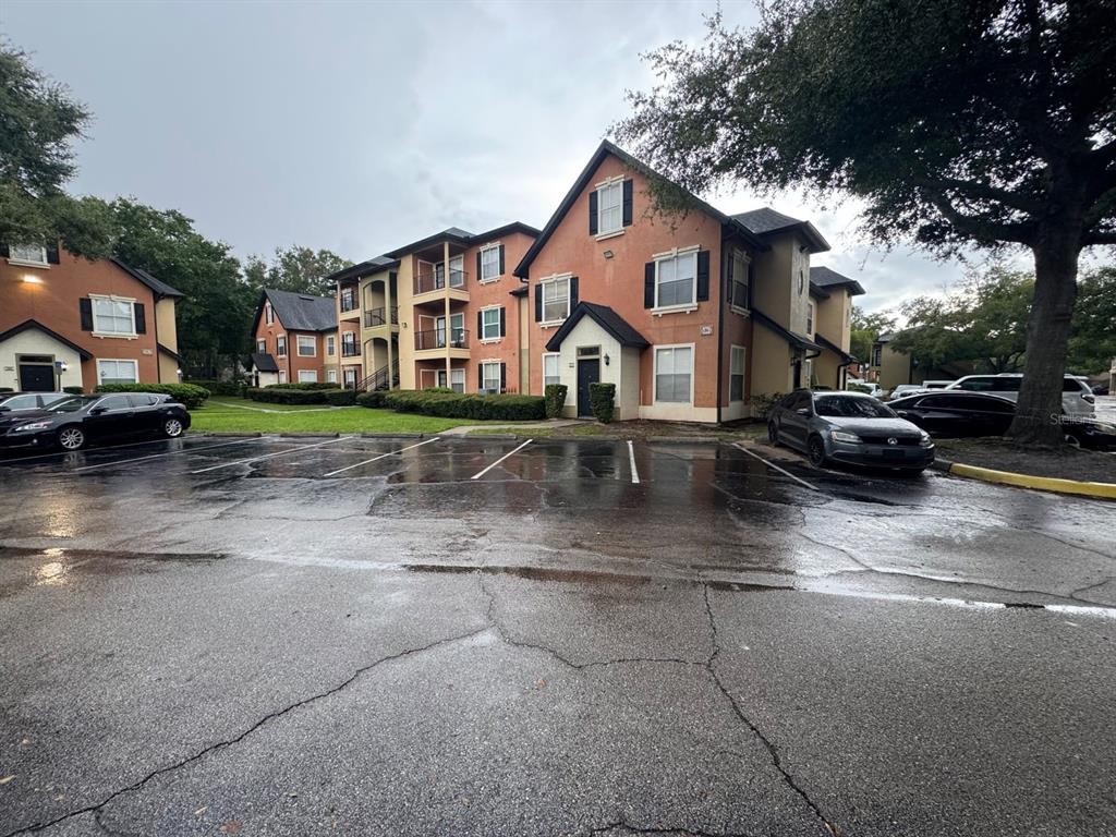 5961 WESTGATE DRIVE UNIT 2013