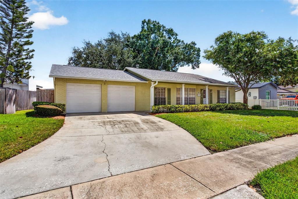 8512 WOODWICK COURT, TAMPA, FL — photo 2 of 30