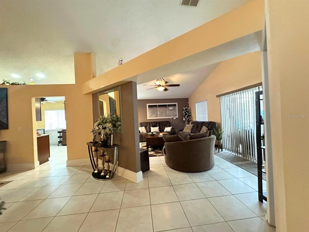 4858 KINGSTON CIRCLE, KISSIMMEE, FL — photo 4 of 30