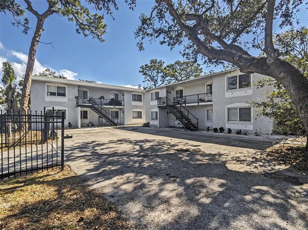 1090 COCOANUT AVENUE UNIT 5