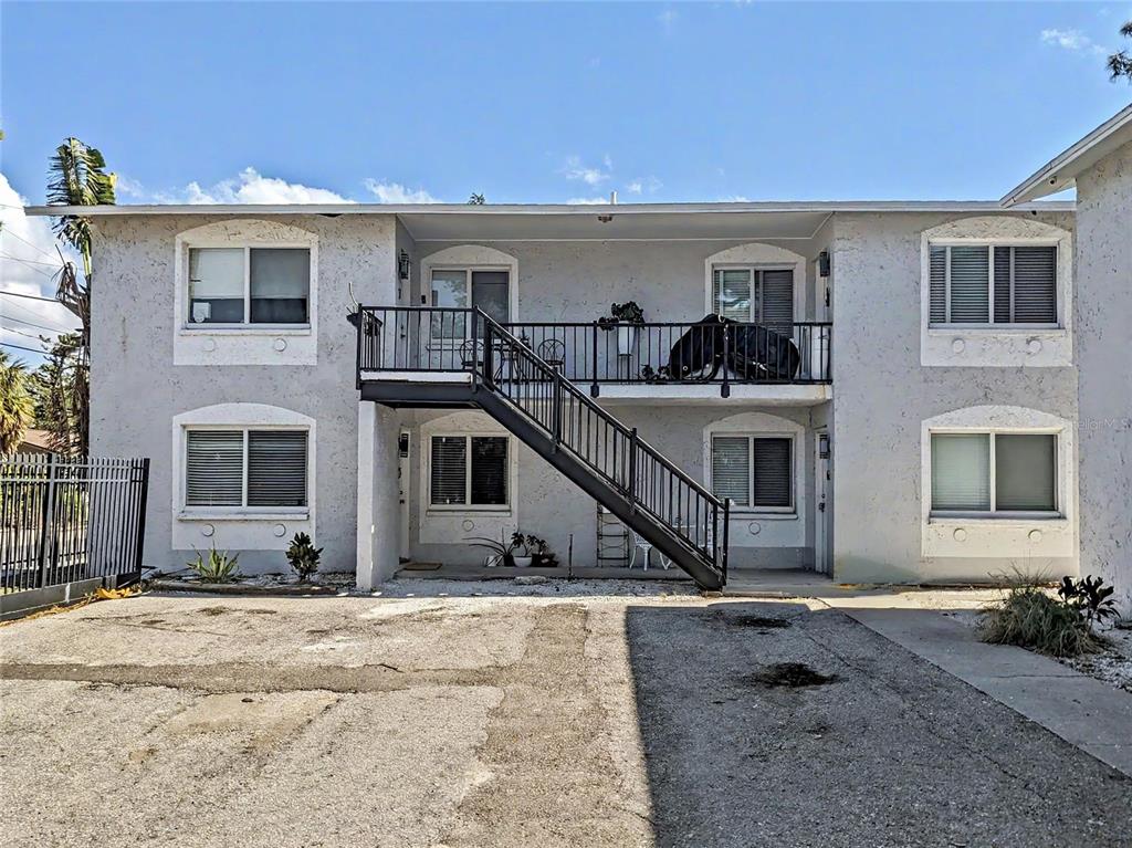 1090 COCOANUT AVENUE UNIT 5, SARASOTA, FL — photo 2 of 8