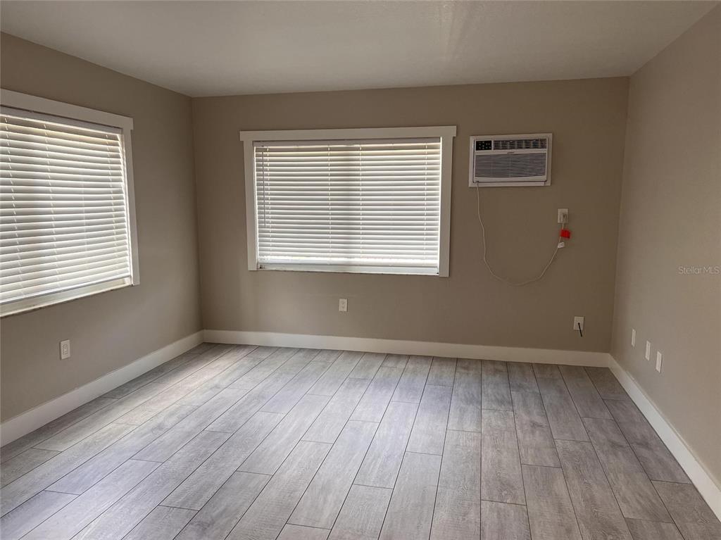 1090 COCOANUT AVENUE UNIT 5, SARASOTA, FL — photo 4 of 8