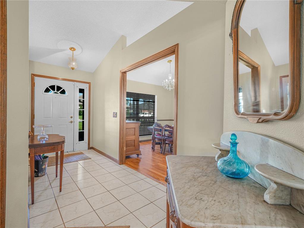 5657 BLOOMFIELD BOULEVARD, LAKELAND, FL — photo 3 of 32