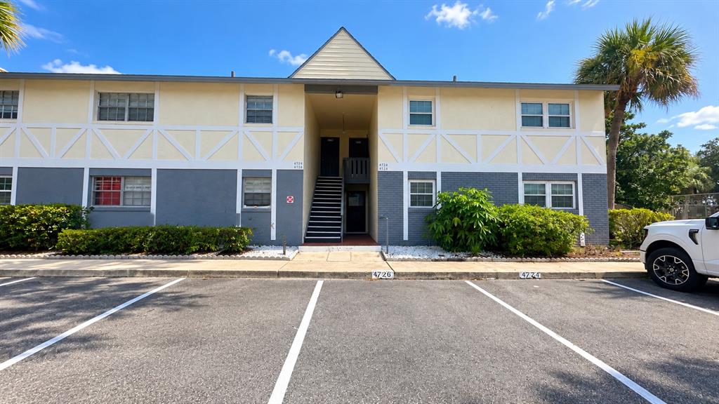 4724 AVON COURT UNIT 4724