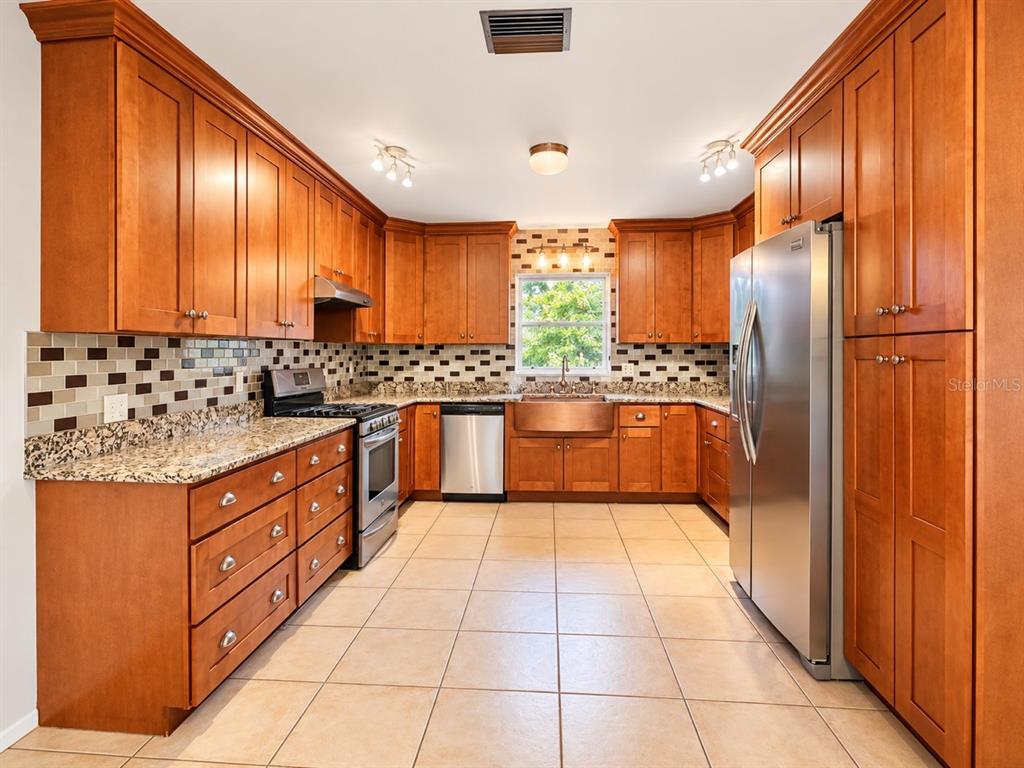 4709 BROOKSDALE DRIVE, SARASOTA, FL — photo 4 of 19