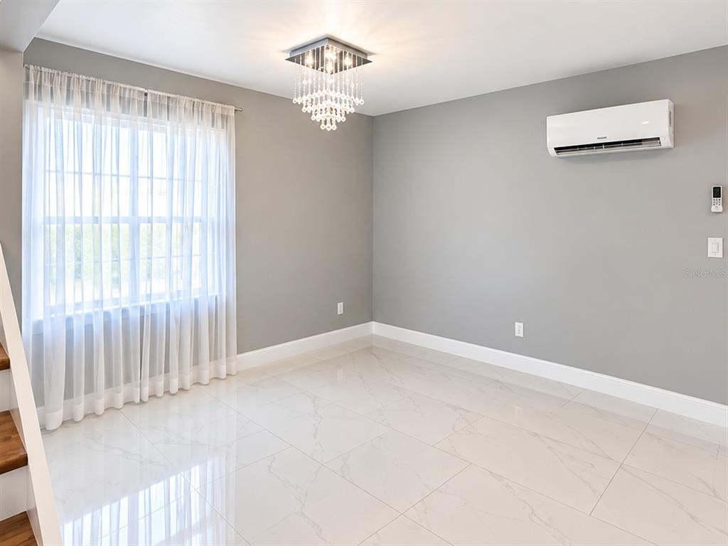 5124 SPRINGWOOD DRIVE, TAMPA, FL — photo 5 of 22