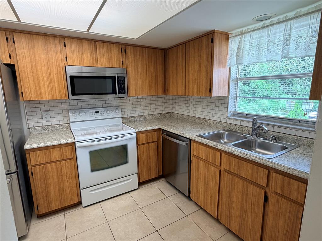 1819 SILVERWOOD STREET, INVERNESS, FL — photo 4 of 28