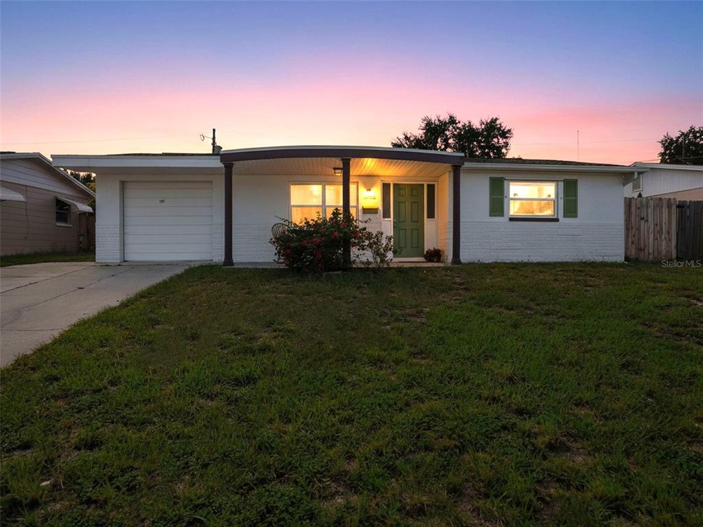 1031 CLASSIC DRIVE, HOLIDAY, FL — photo 2 of 30