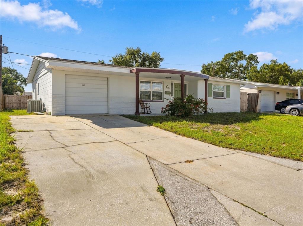 1031 CLASSIC DRIVE, HOLIDAY, FL — photo 4 of 30