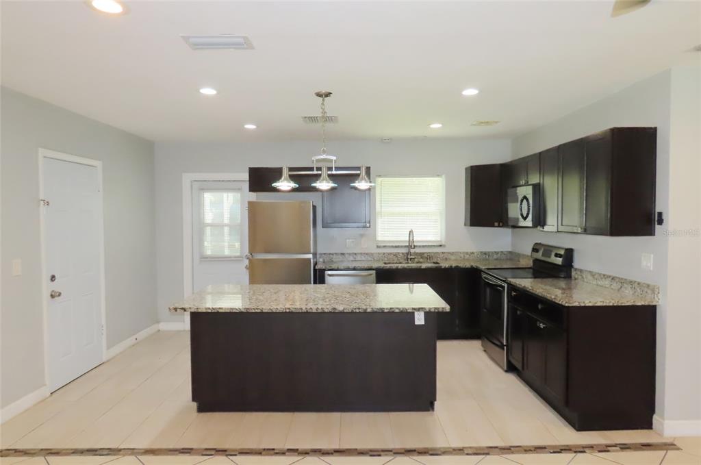 1841 WEST DRIVE, CLEARWATER, FL — photo 4 of 29