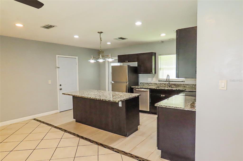1841 WEST DRIVE, CLEARWATER, FL — photo 5 of 29