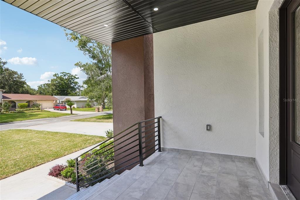 806 LAMONT PLACE, TEMPLE TERRACE, FL — photo 5 of 30
