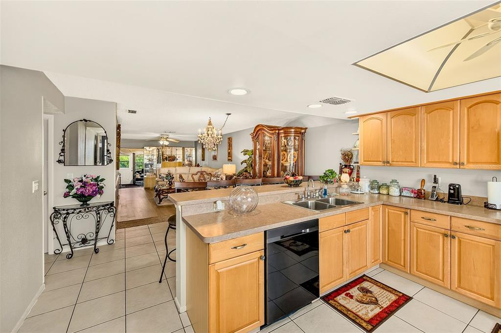 19029 US HIGHWAY 19 N UNIT 21F, CLEARWATER, FL — photo 4 of 26
