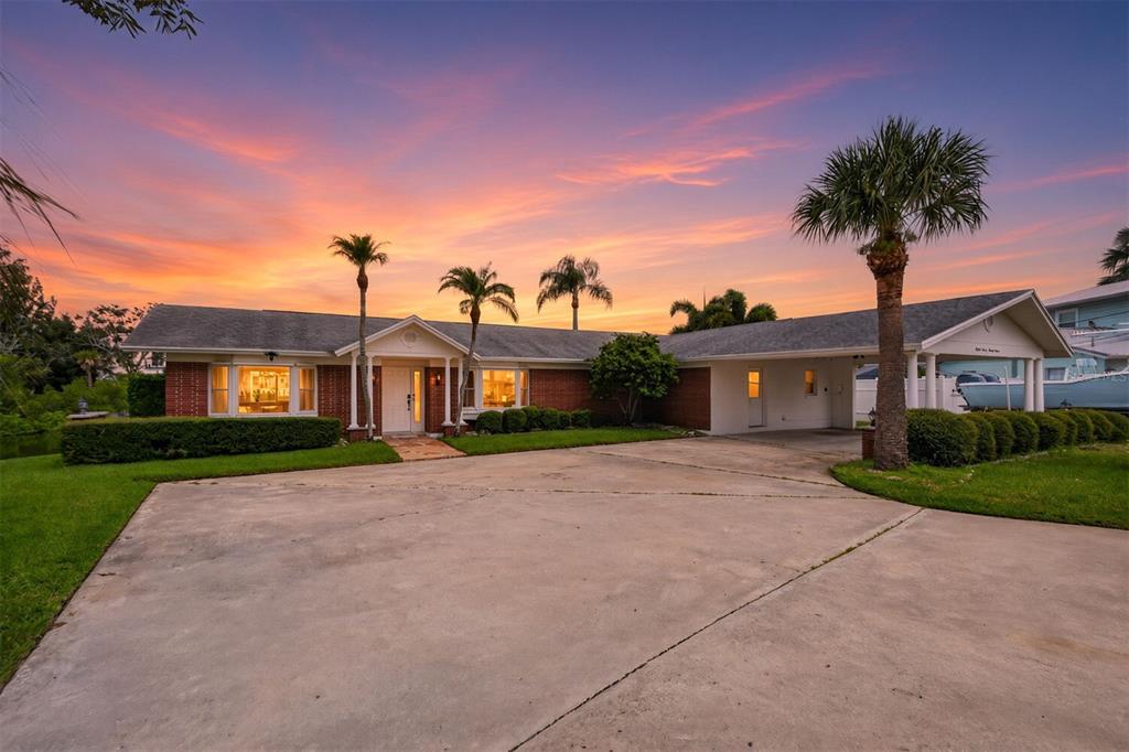 8727 BAY CREST LANE, TAMPA, FL — photo 2 of 30
