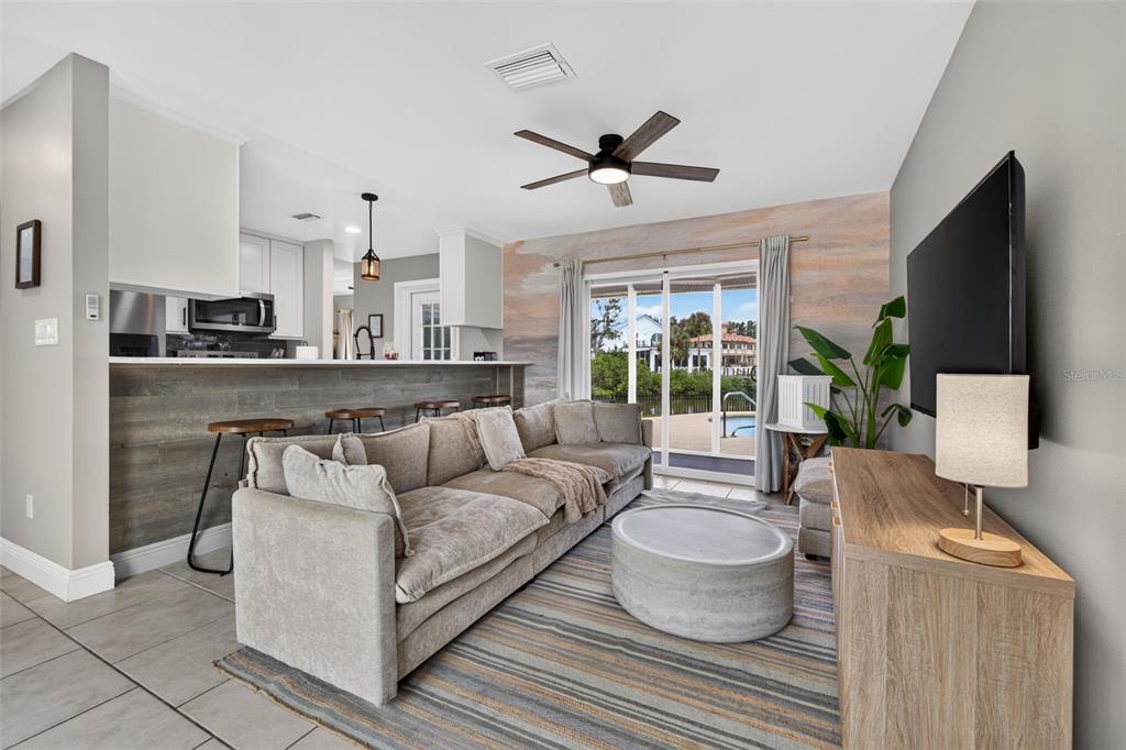 8727 BAY CREST LANE, TAMPA, FL — photo 4 of 30