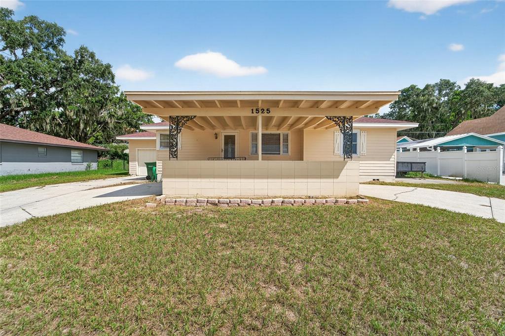 1525 N LAKE HOWARD DRIVE