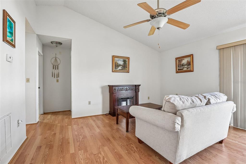 3280 AMBASSADOR AVENUE, SPRING HILL, FL — photo 5 of 31